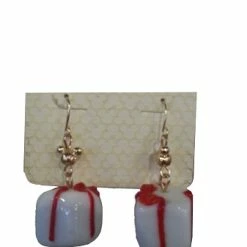 Brand new 🤩 Disney Dangle Earrings - 🎅 Christmas Present - White ⭐